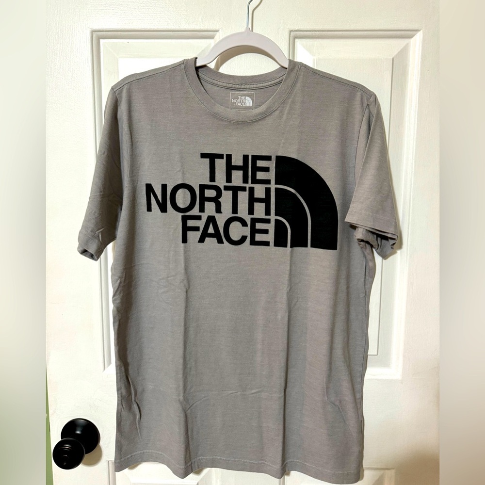 Almost new Grey The Northface Tee!